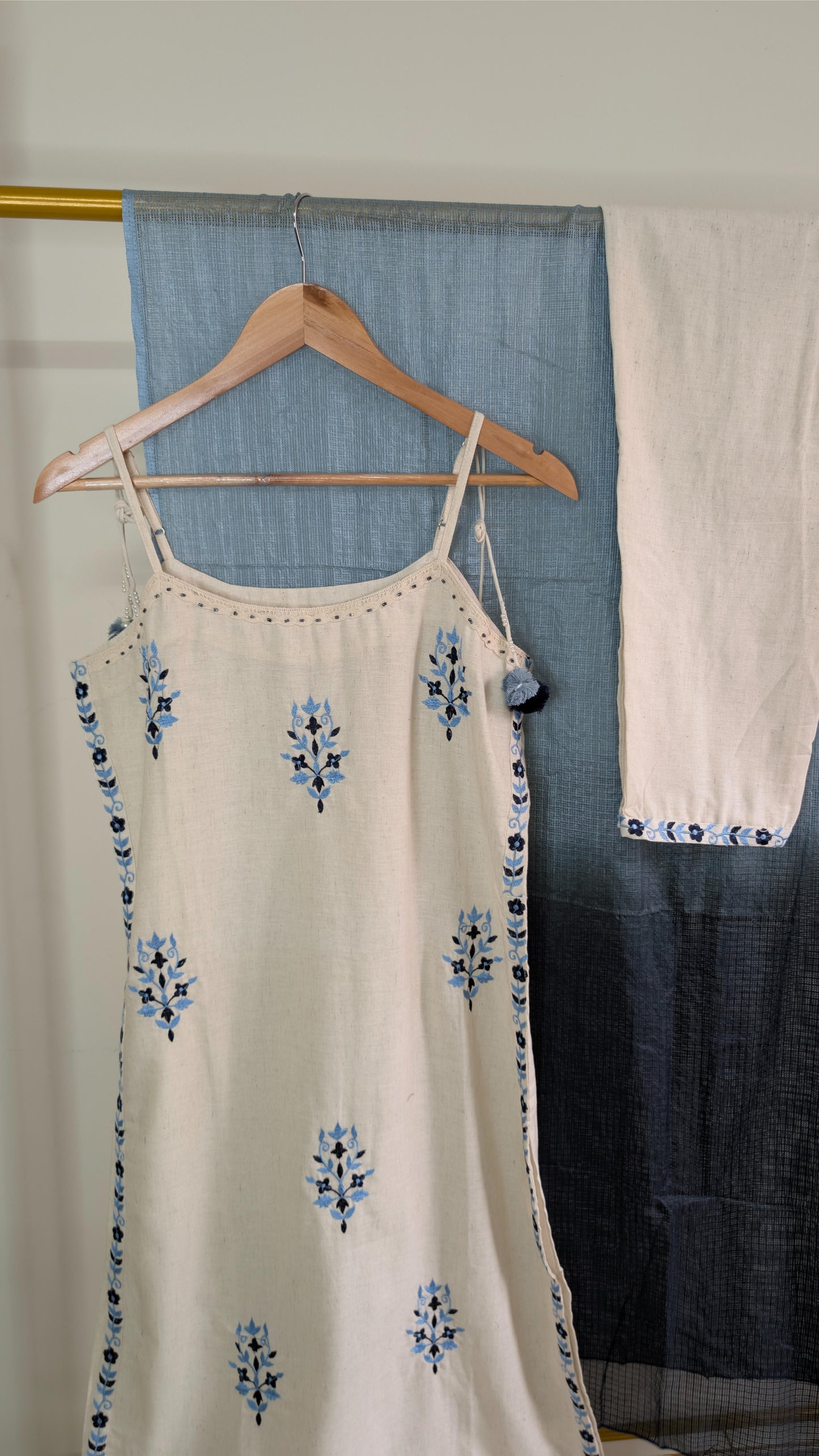 Handcrafted Sleeveless Cotton Dresses with Dupatta – Boho Chic Ethnic Wear (AC00028)