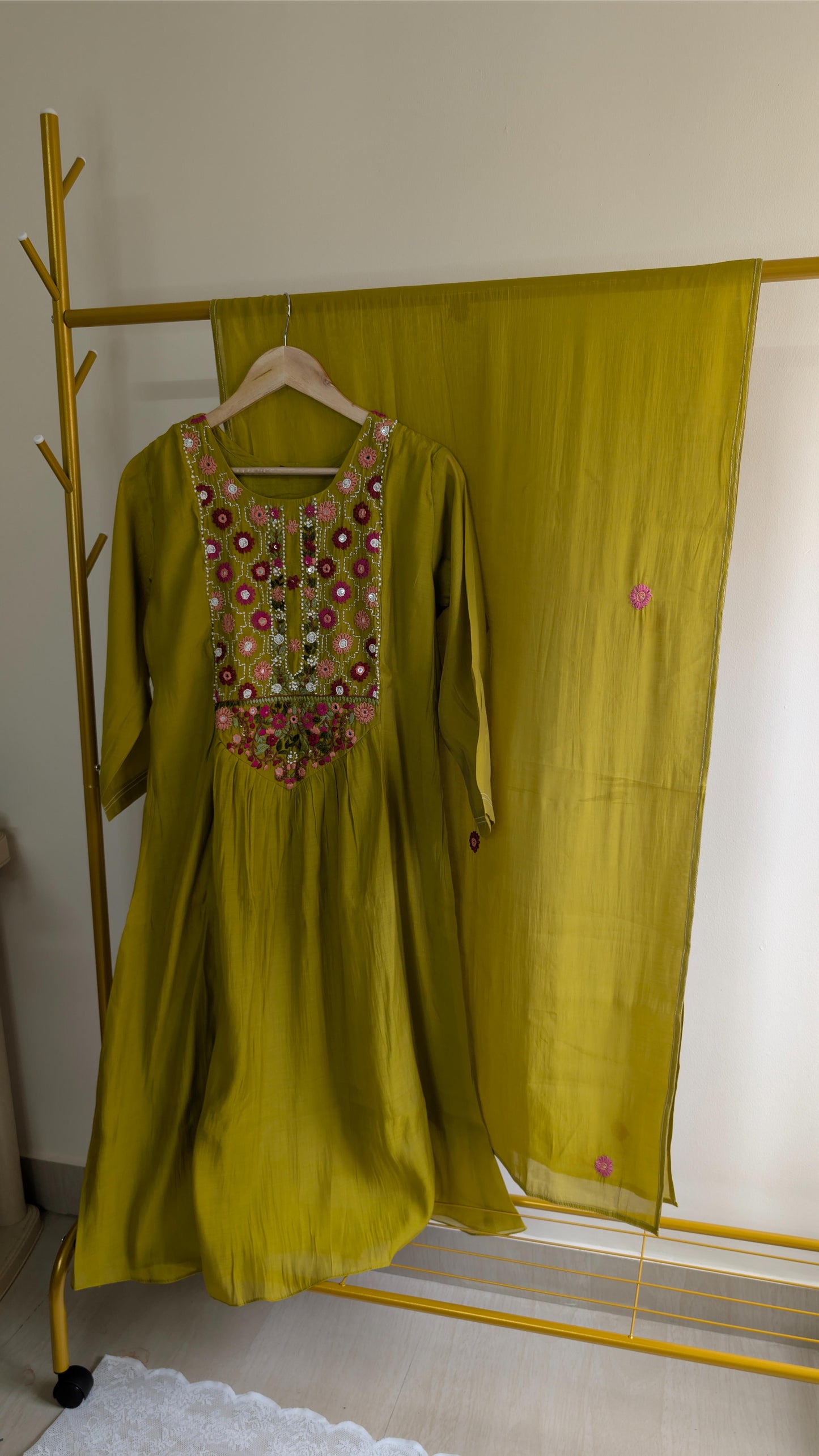 Premium Mul Chanderi 3-Piece Kurti Set with Elegant Thread Work (AC00017-1)