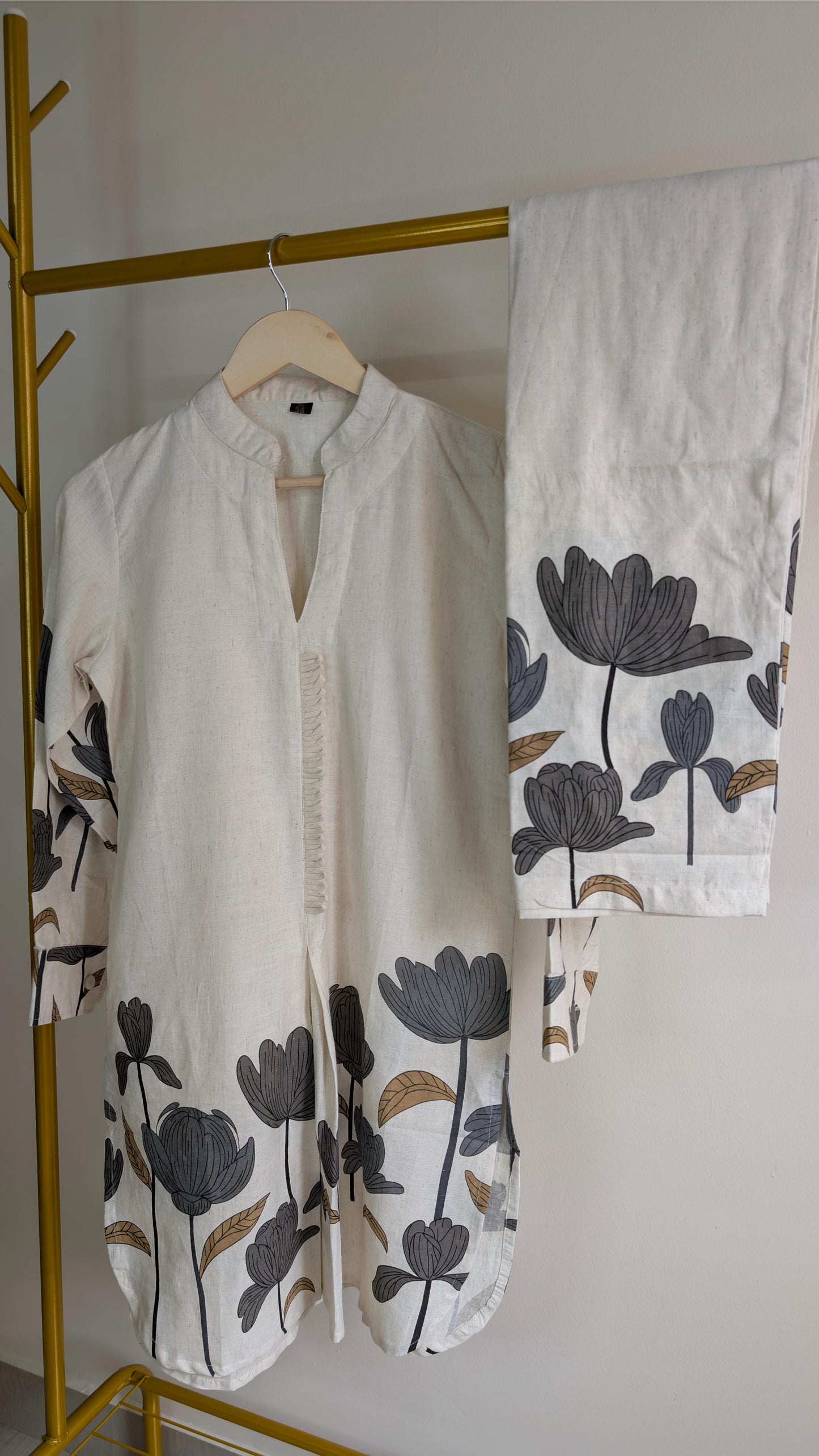 Elegant Off-White Floral Cotton Co-Ord Set with Black & Brown Lotus Print – Straight Fit (AC00037)