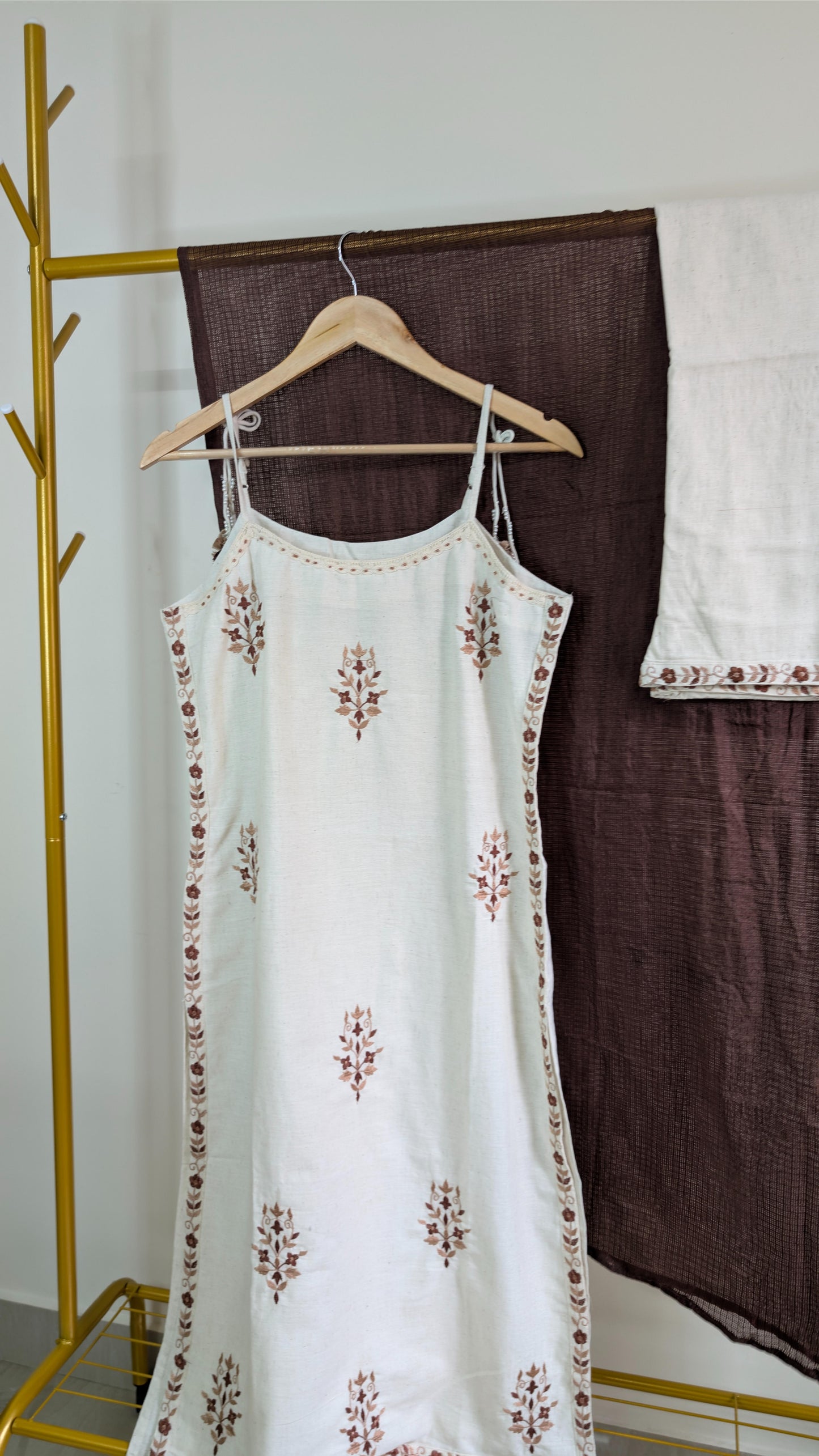 Handcrafted Sleeveless Cotton Dresses with Dupatta – Boho Chic Ethnic Wear (AC00028)