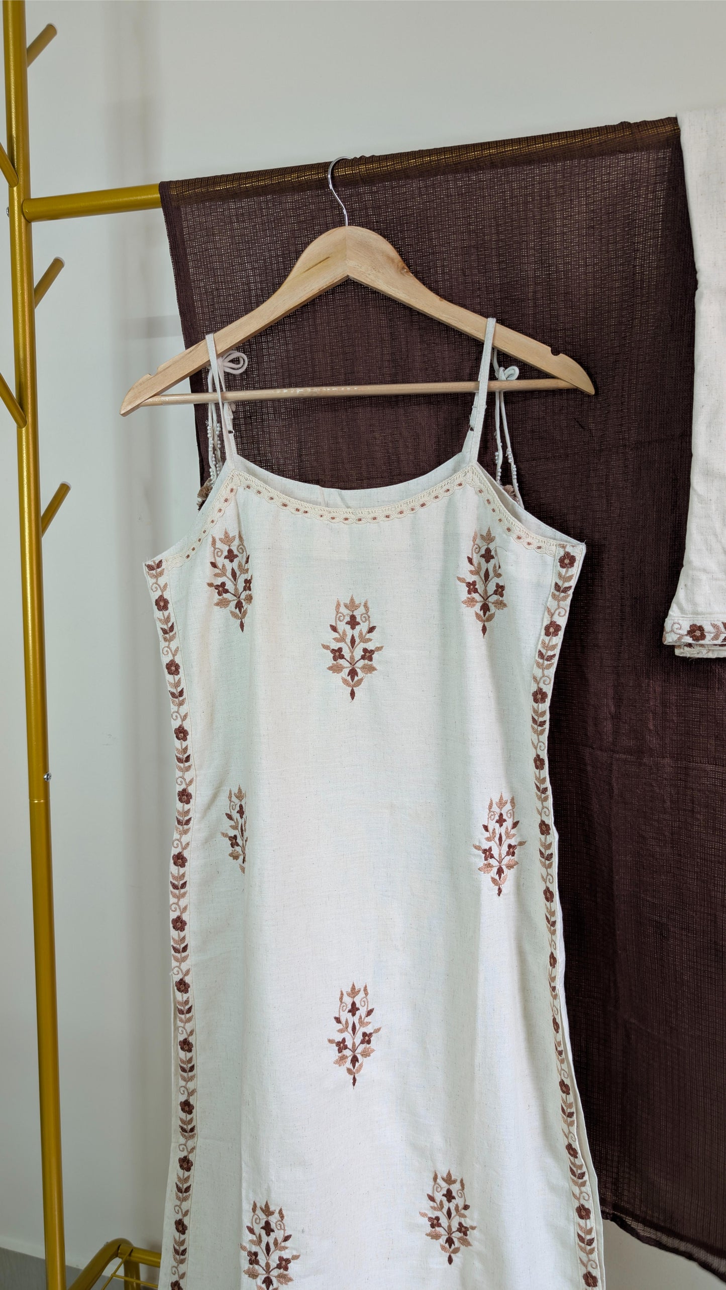 Handcrafted Sleeveless Cotton Dresses with Dupatta – Boho Chic Ethnic Wear (AC00028)