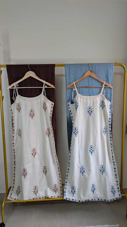 Handcrafted Sleeveless Cotton Dresses with Dupatta – Boho Chic Ethnic Wear (AC00028)