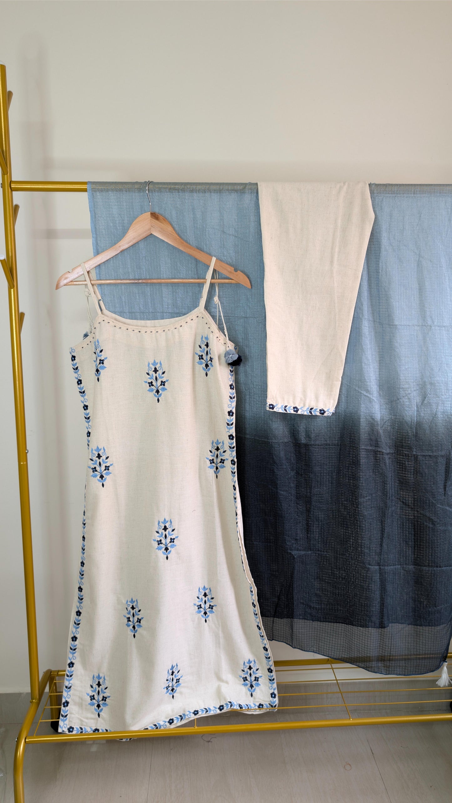 Handcrafted Sleeveless Cotton Dresses with Dupatta – Boho Chic Ethnic Wear (AC00028)