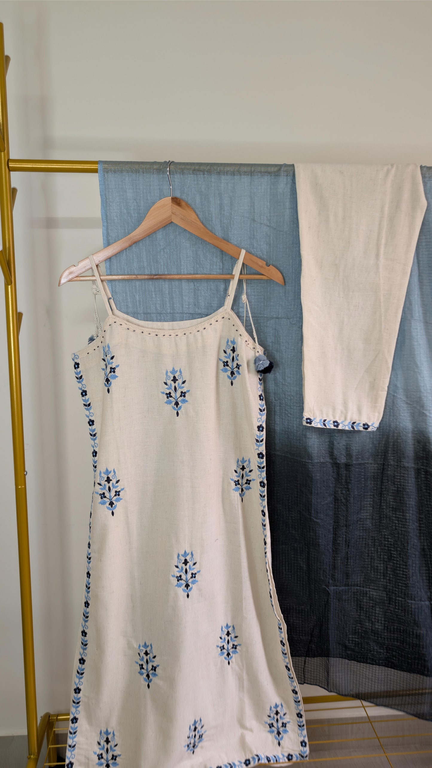 Handcrafted Sleeveless Cotton Dresses with Dupatta – Boho Chic Ethnic Wear (AC00028)