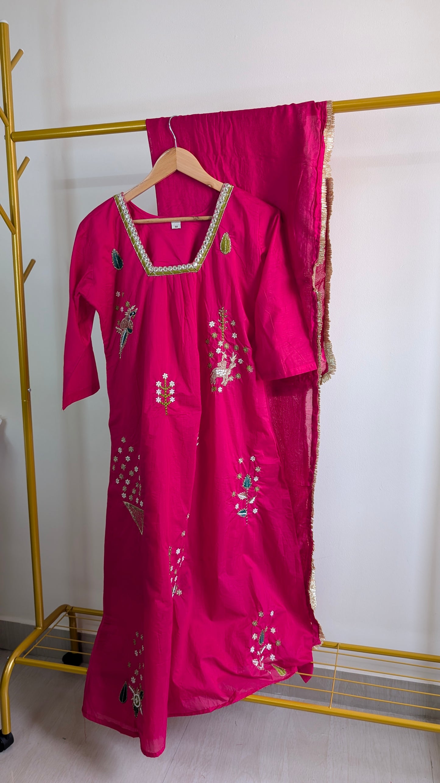 Elegant Mul Chanderi 3-Piece Set – Intricate Embroidered Kurta & Dupatta (AC00045)