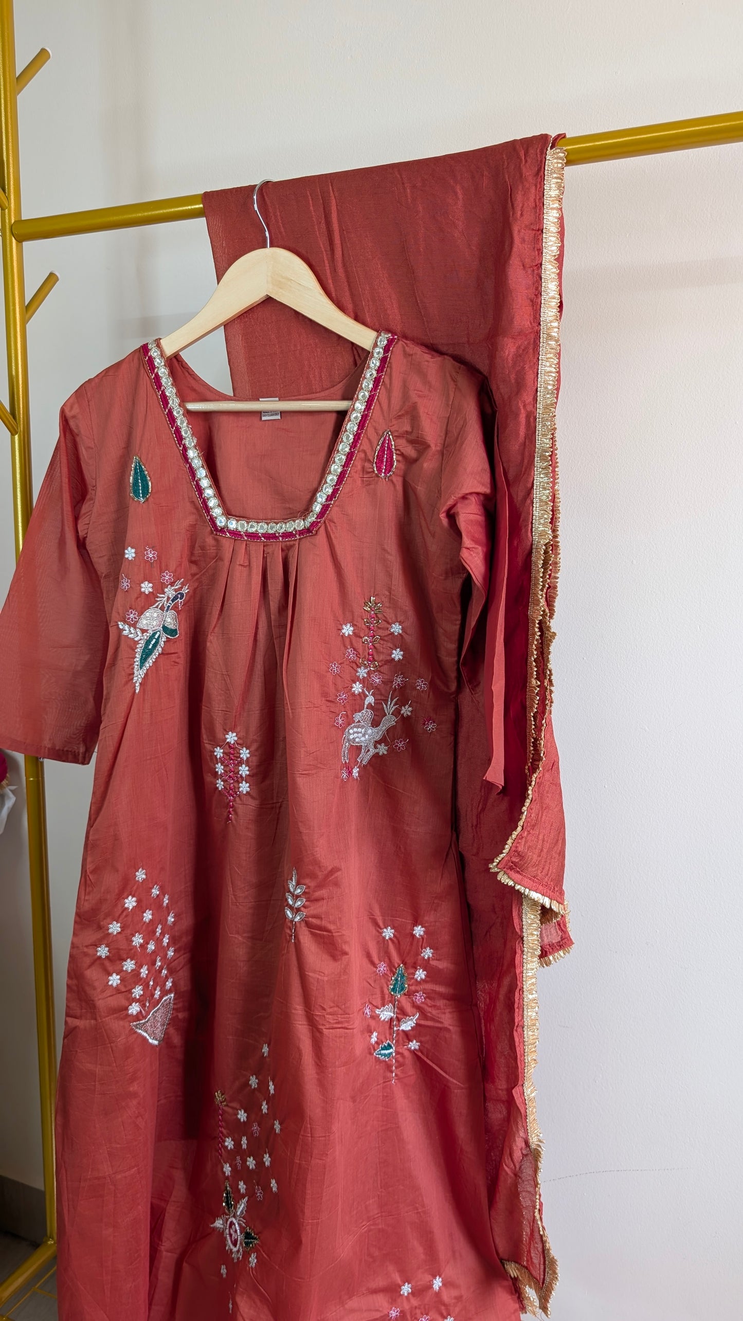 Elegant Mul Chanderi 3-Piece Set – Intricate Embroidered Kurta & Dupatta (AC00045)