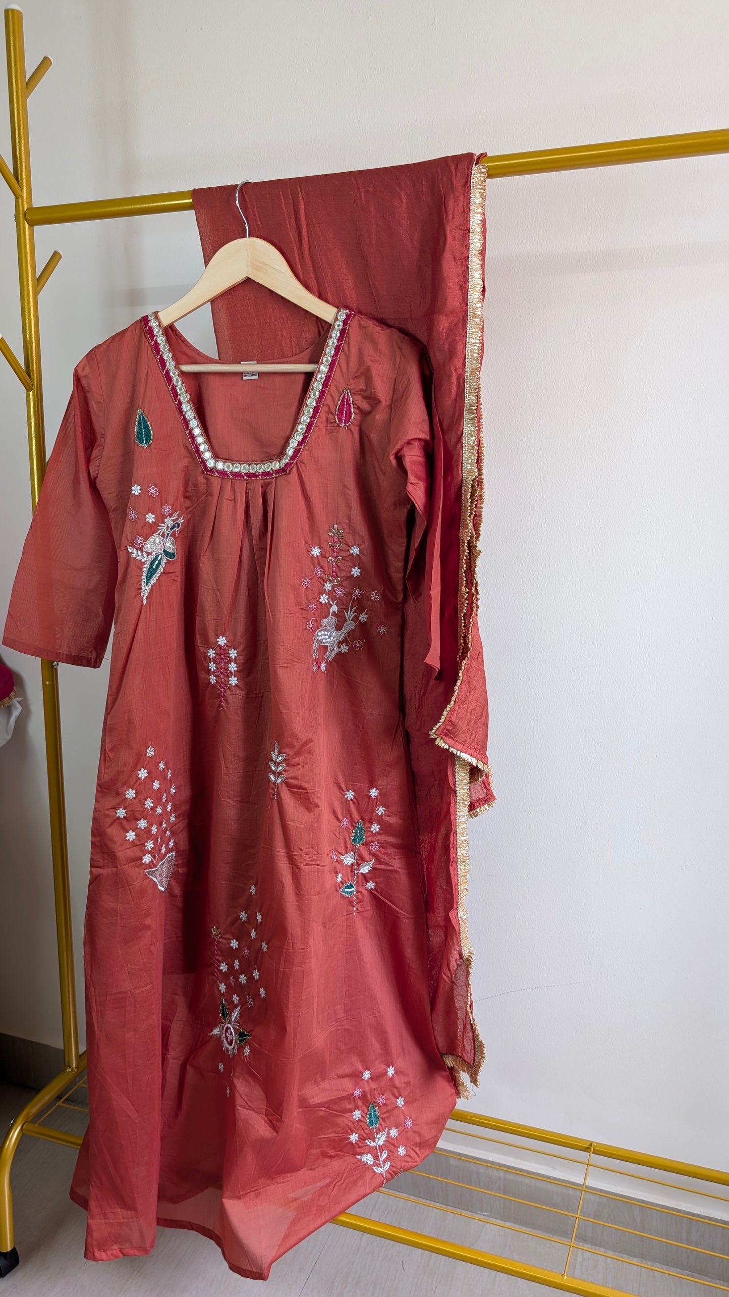 Elegant Mul Chanderi 3-Piece Set – Intricate Embroidered Kurta & Dupatta (AC00045)