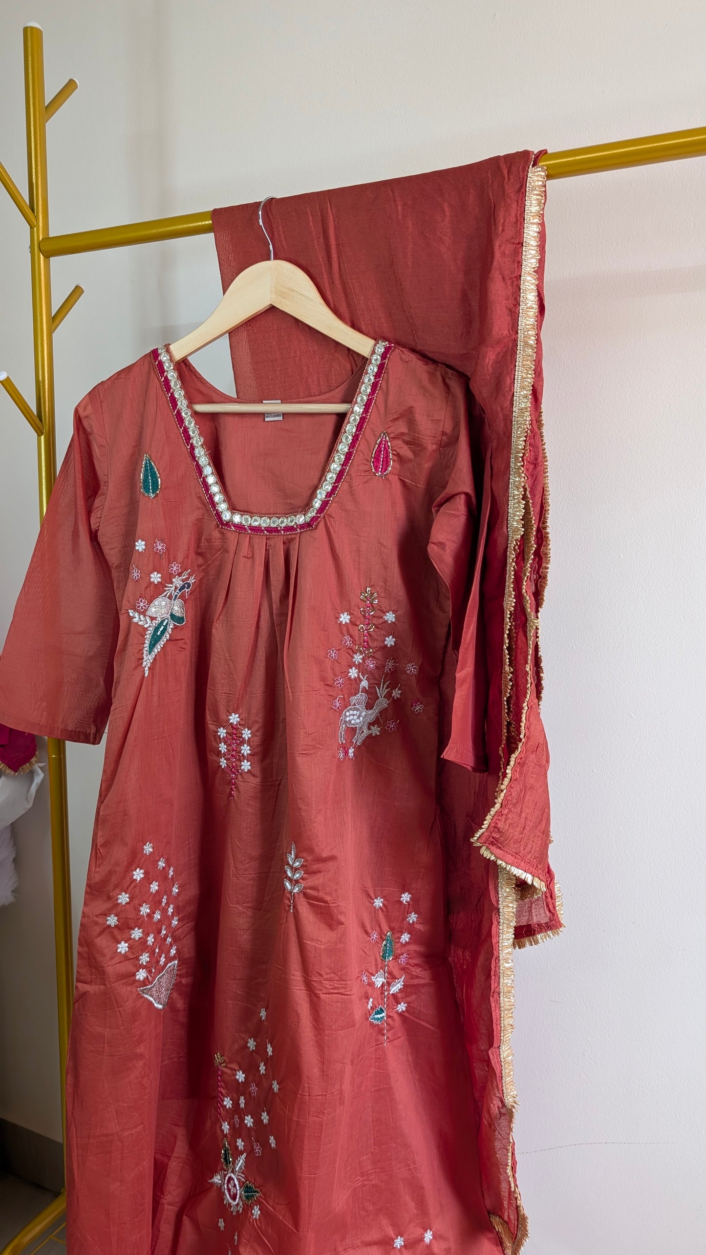 Elegant Mul Chanderi 3-Piece Set – Intricate Embroidered Kurta & Dupatta (AC00045)