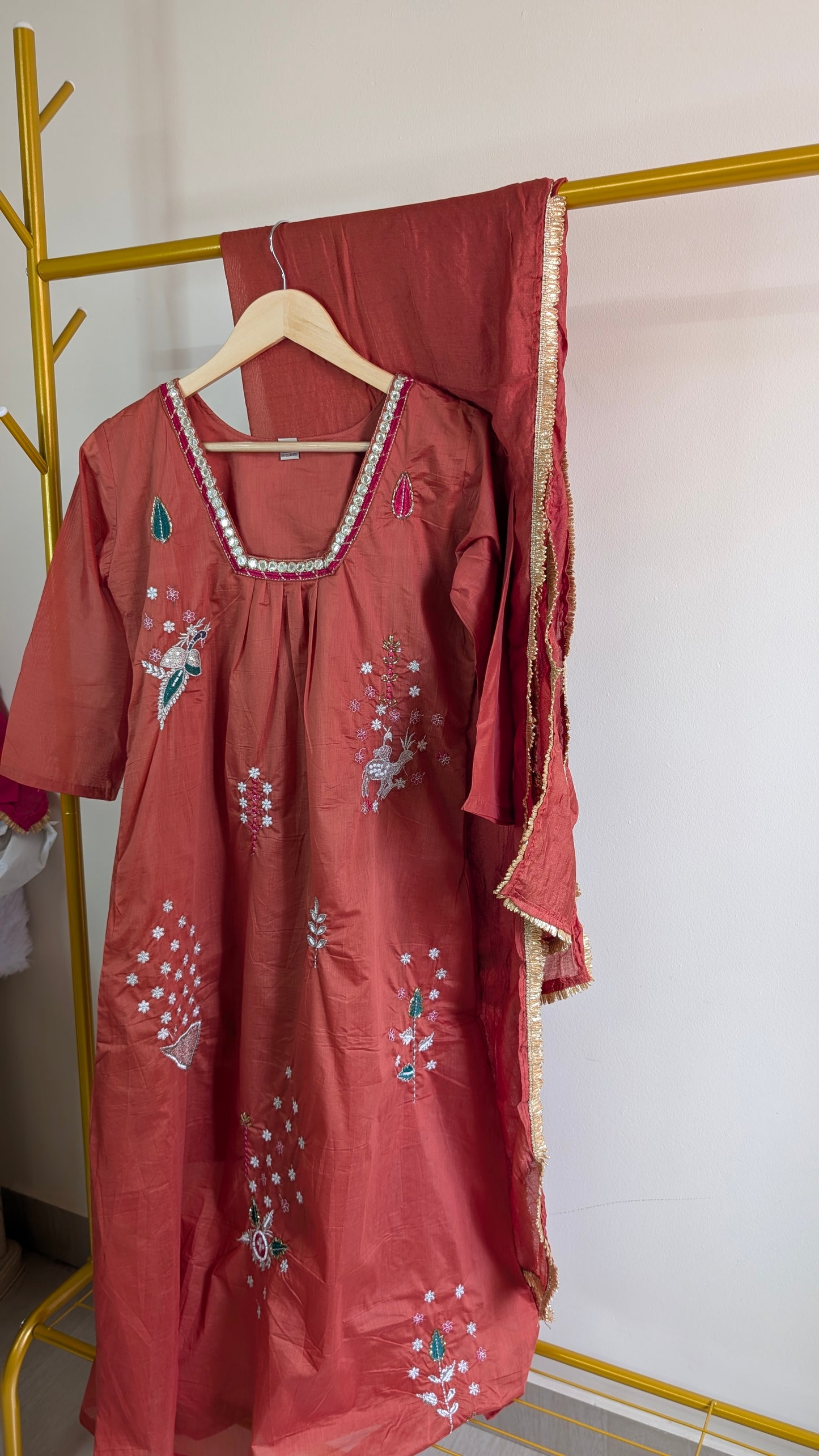 Elegant Mul Chanderi 3-Piece Set – Intricate Embroidered Kurta & Dupatta (AC00045)