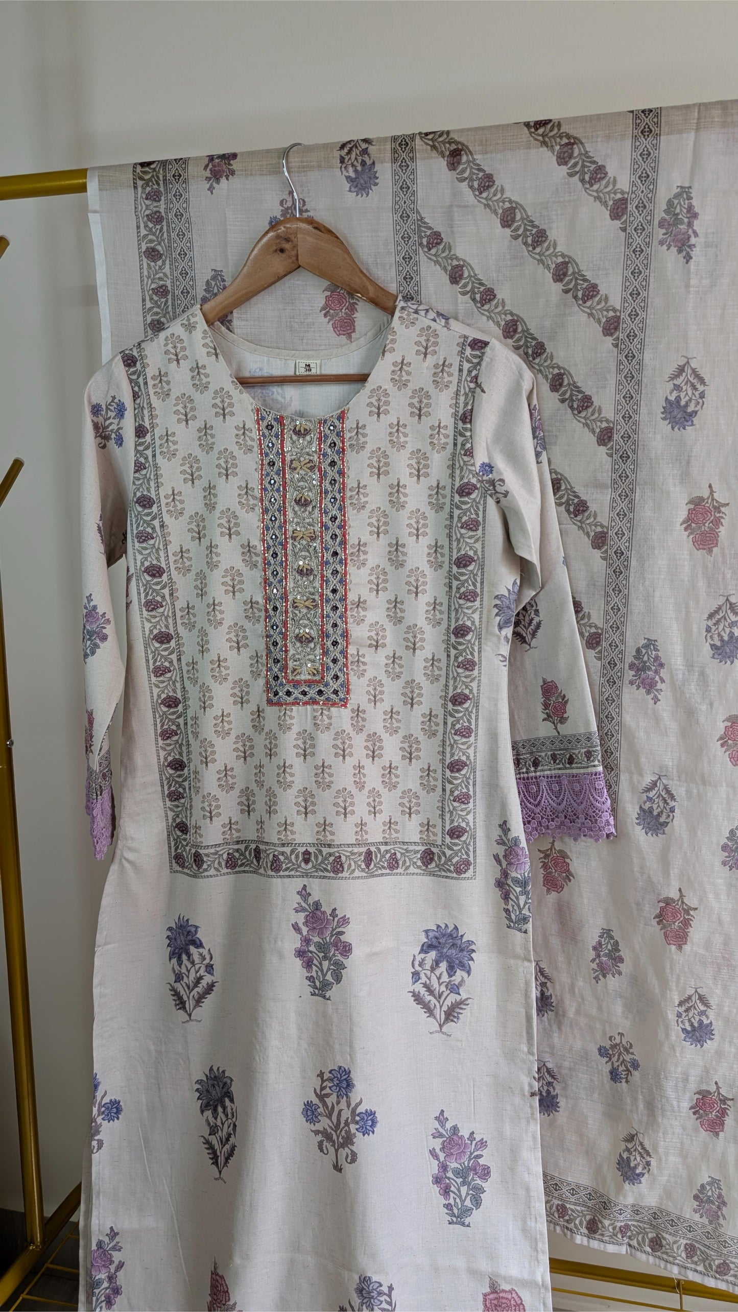 Elegant Pakistani 3-Piece Kurti Set with Floral Print & Embroidered Details (AC00052)